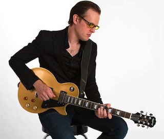 Joe Bonamassa with his Epiphone Les Paul Goldtop